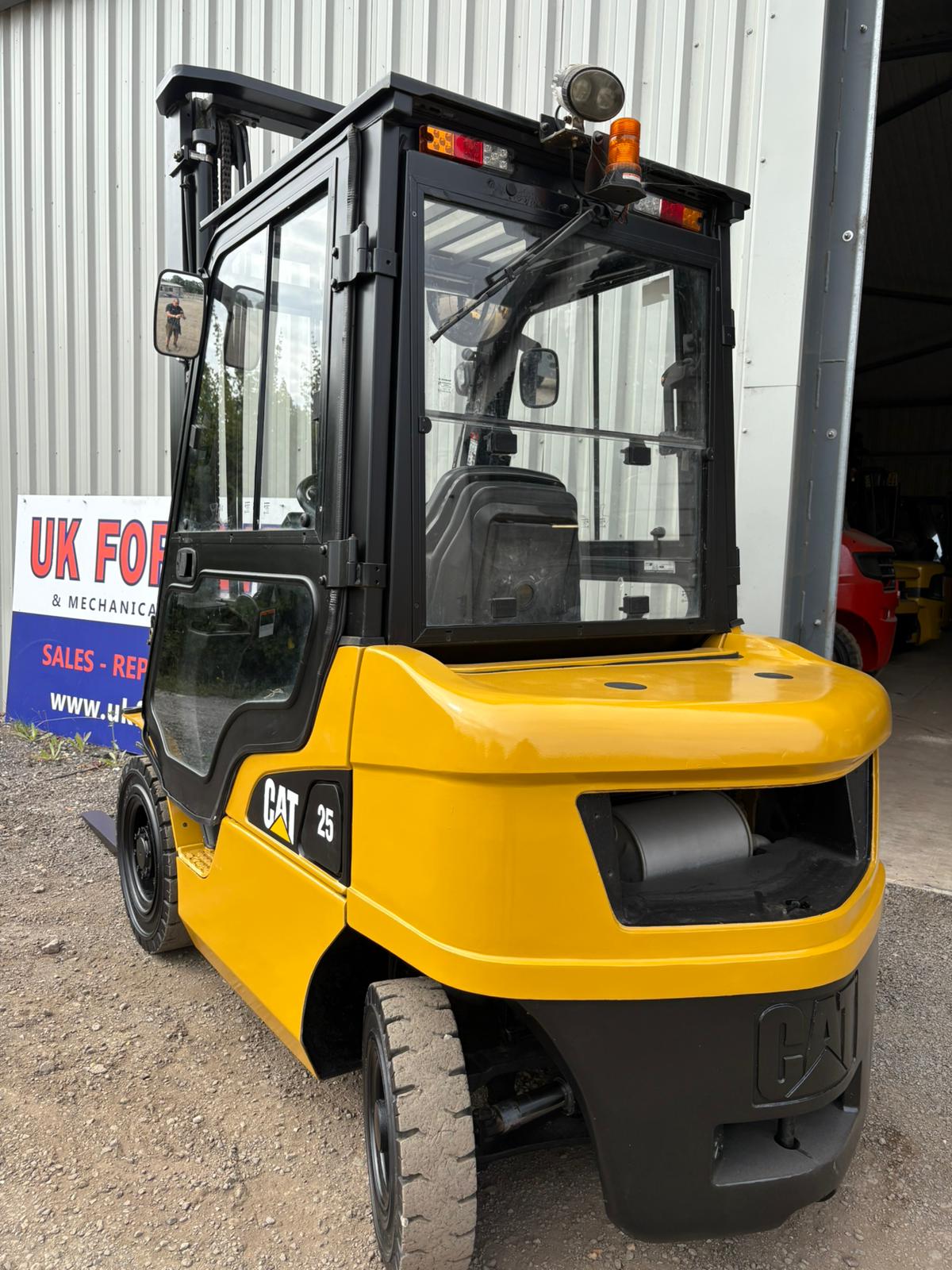 CAT DP25NT - 2.5 Tonne Diesel Forklift Truck