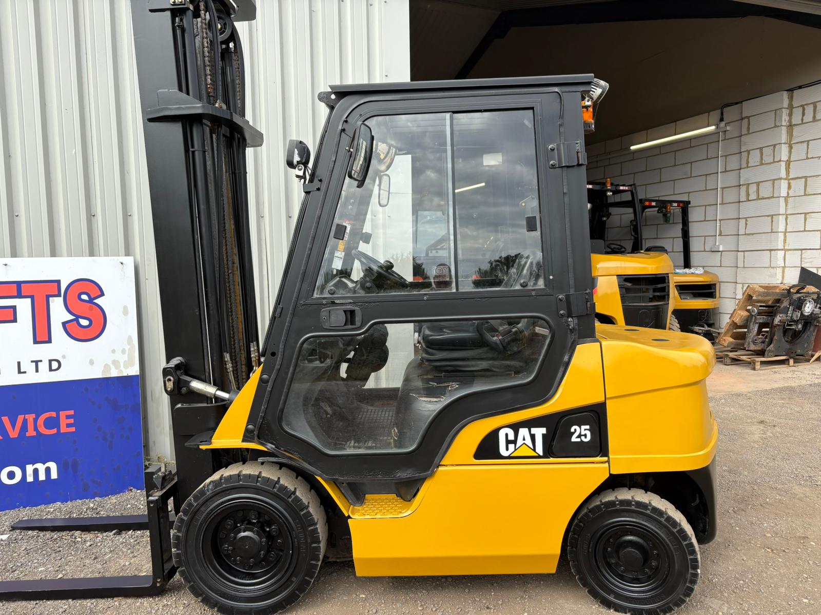 CAT DP25NT - 2.5 Tonne Diesel Forklift Truck
