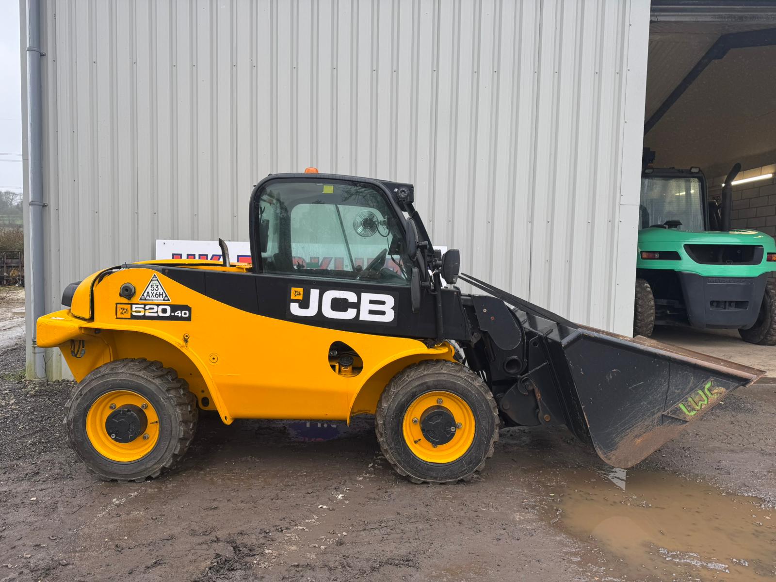 JCB 520-40 - 2 Tonne Rough Terrain Forklift Truck