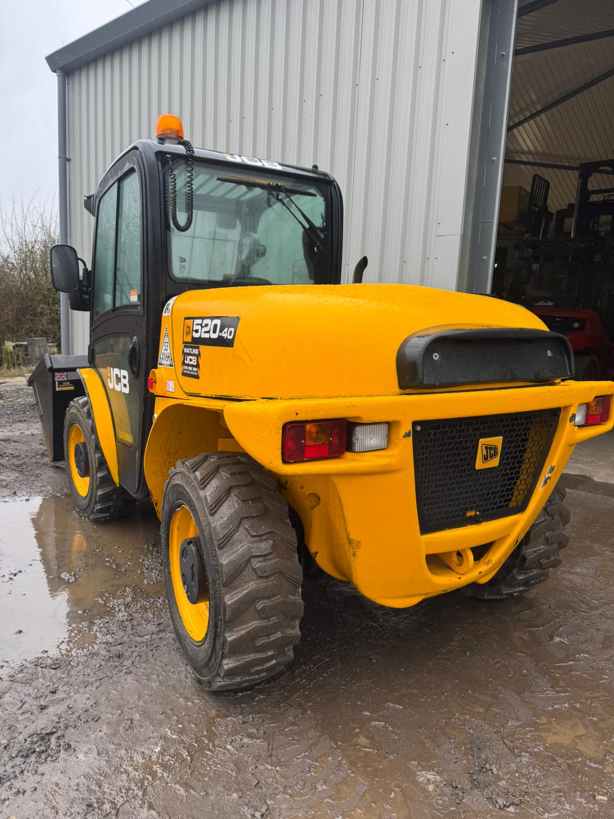 JCB 520-40 - 2 Tonne Rough Terrain Forklift Truck