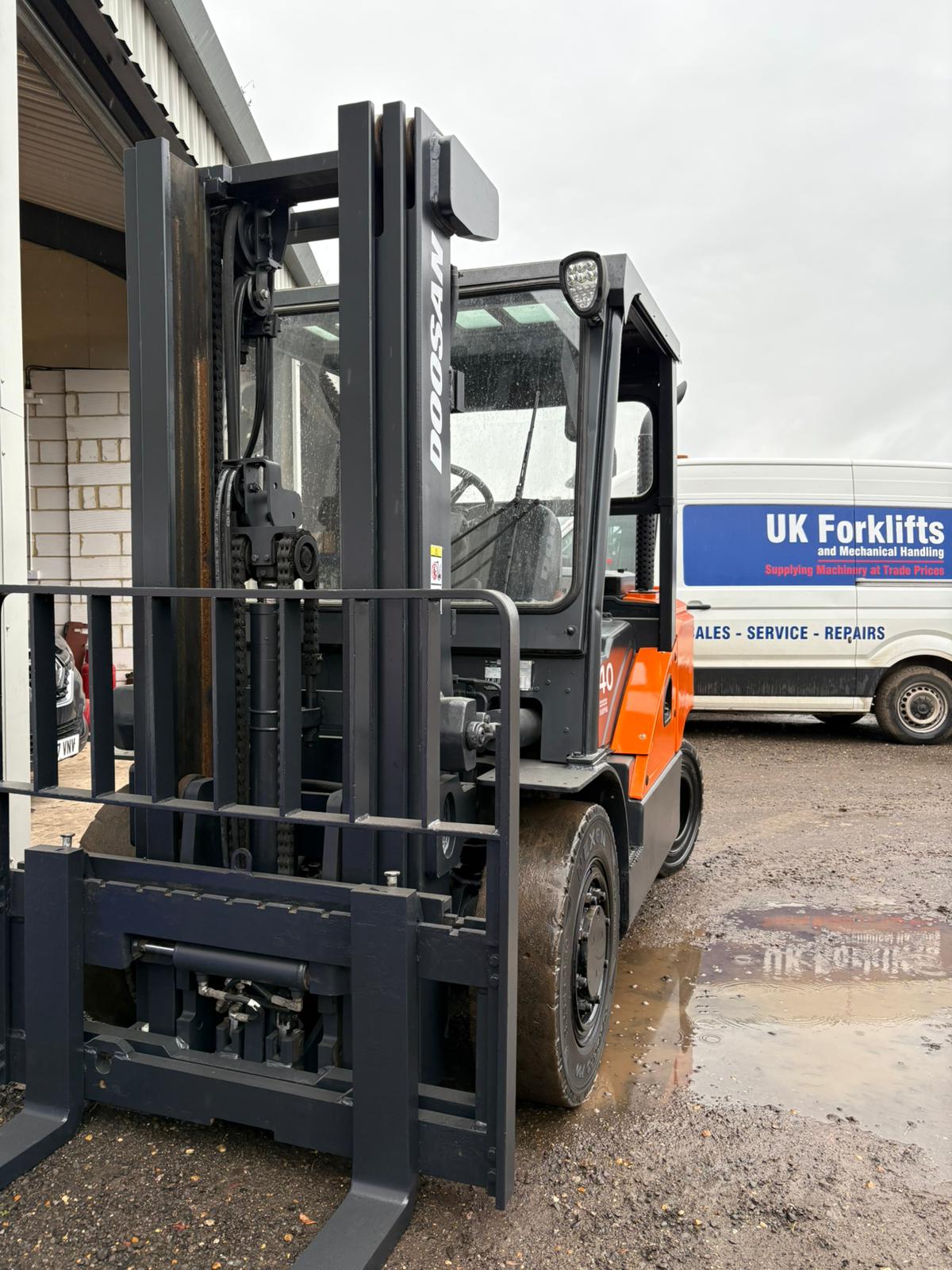 Doosan D40SC-7 - 4.0 Tonne Diesel Forklift Truck